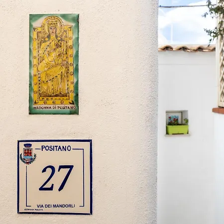 Artist House - De Vivo Realty